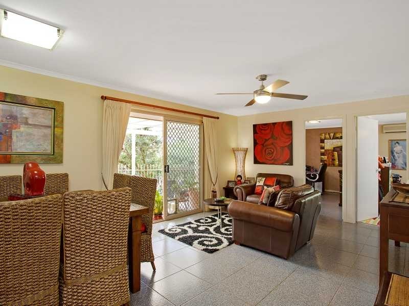 8 Pinehurst Place, Robina QLD 4226