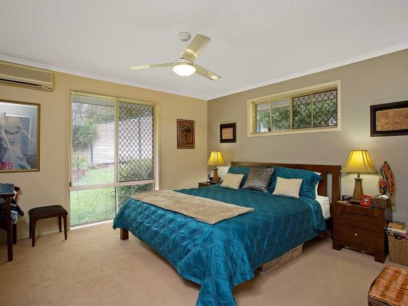 8 Pinehurst Place, Robina QLD 4226