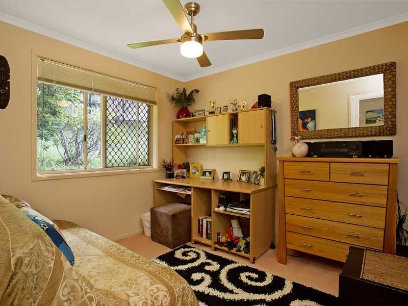 8 Pinehurst Place, Robina QLD 4226