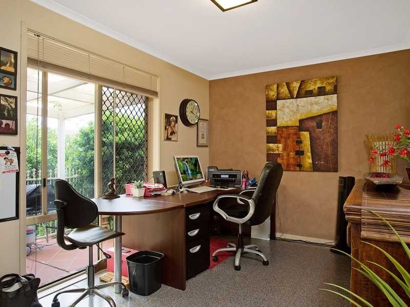 8 Pinehurst Place, Robina QLD 4226