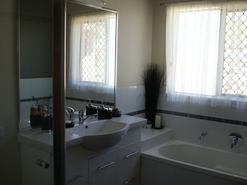 12 Creek Flat Road, Mount Nathan QLD 4211