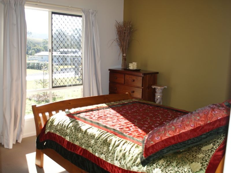12 Creek Flat Road, Mount Nathan QLD 4211