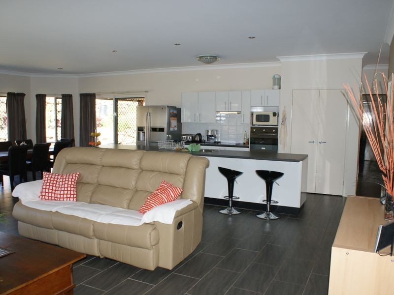 12 Creek Flat Road, Mount Nathan QLD 4211