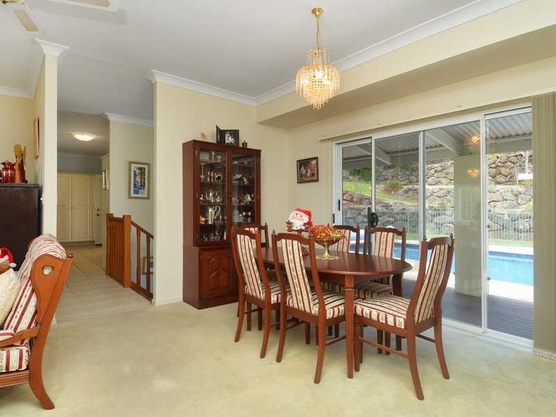9 Seascape Ct, Tallai QLD 4213