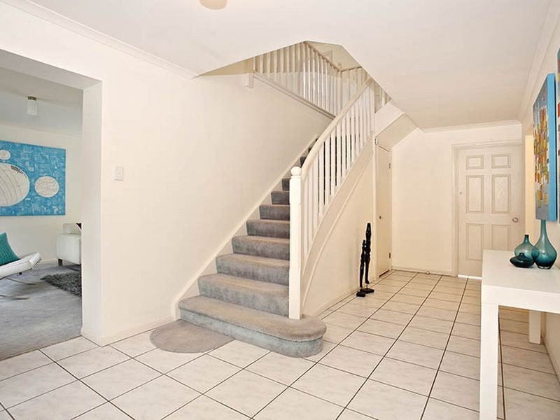 76 Tourmaline Court, Bonogin QLD 4213