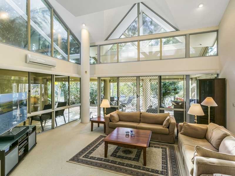 1/125 Santa Cruz Boulevard, Clear Island Waters QLD 4226