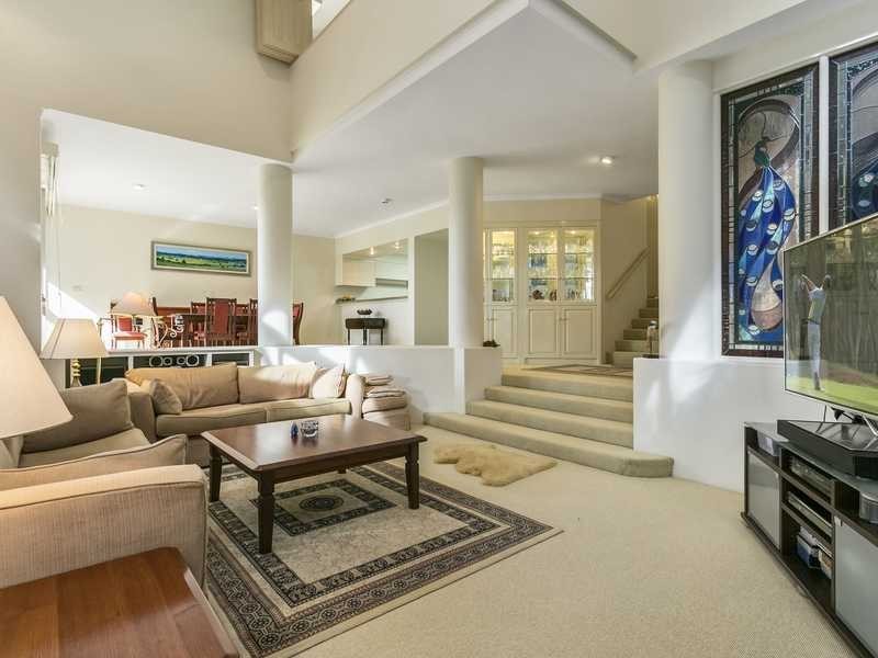 1/125 Santa Cruz Boulevard, Clear Island Waters QLD 4226