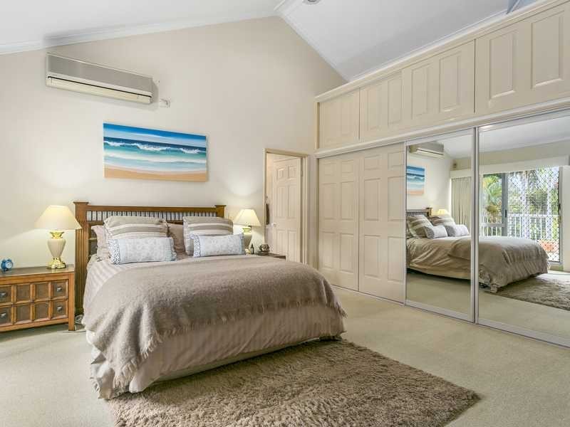 1/125 Santa Cruz Boulevard, Clear Island Waters QLD 4226