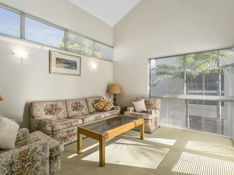 1/125 Santa Cruz Boulevard, Clear Island Waters QLD 4226