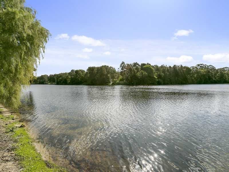 1/125 Santa Cruz Boulevard, Clear Island Waters QLD 4226