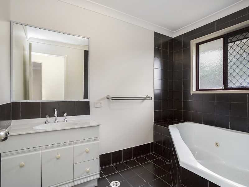 13 Settlement Court, Tallai QLD 4213