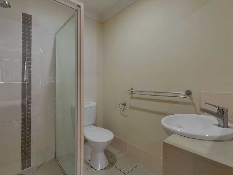 5 York Close, Oxley QLD 4075