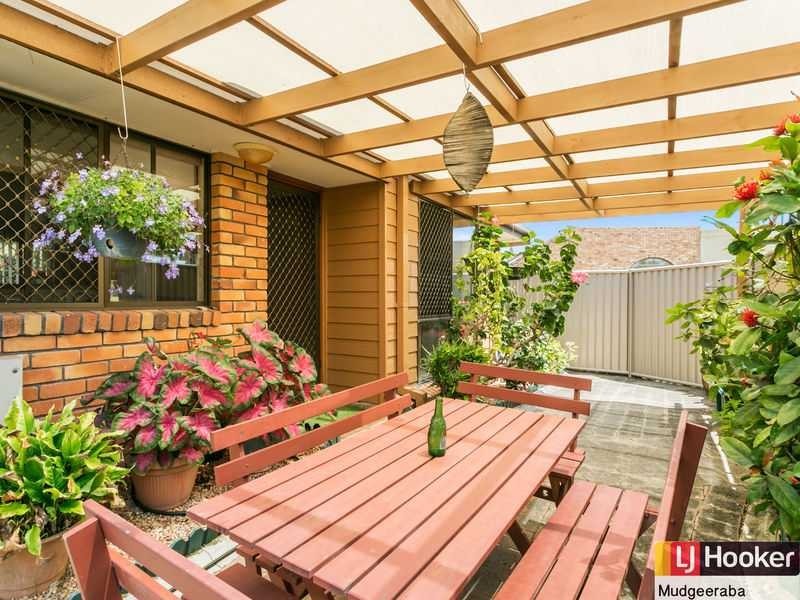 10/172 Barrier Reef Drive, Mermaid Waters QLD 4218