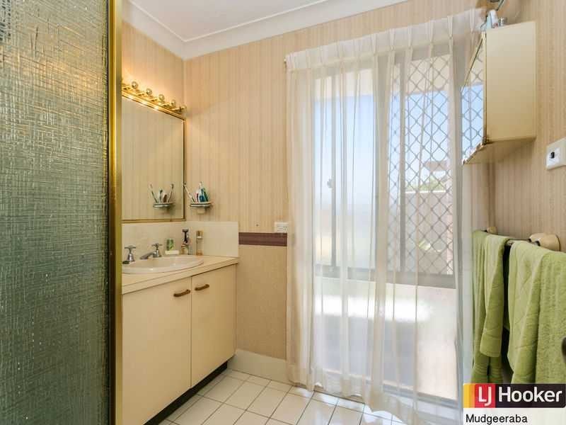 10/172 Barrier Reef Drive, Mermaid Waters QLD 4218