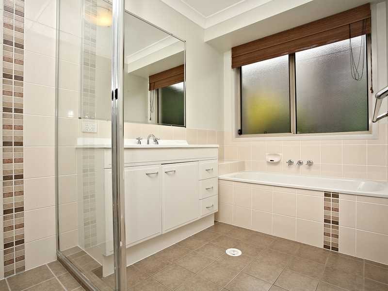 16 Hewson Ct, Mudgeeraba QLD 4213