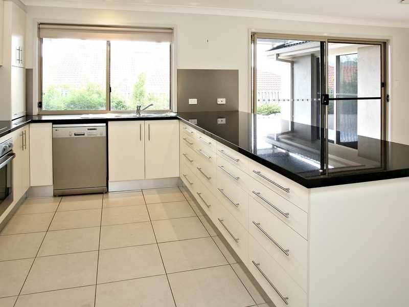 16 Hewson Ct, Mudgeeraba QLD 4213