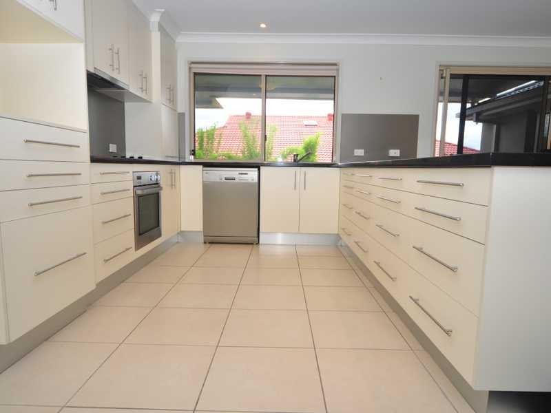 16 Hewson Ct, Mudgeeraba QLD 4213