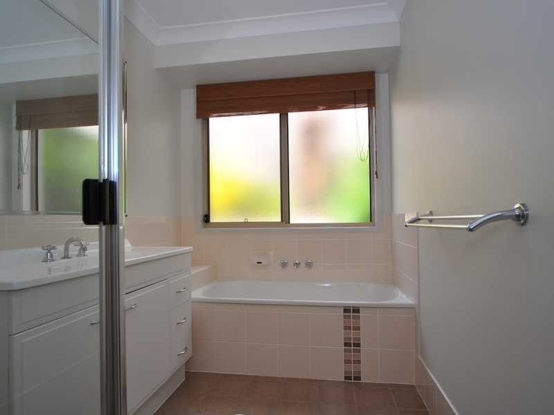 16 Hewson Ct, Mudgeeraba QLD 4213