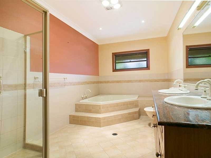 6 Sefton Place, Robina QLD 4226