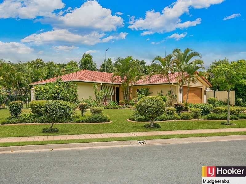 8 Glastonbury Drive, Mudgeeraba QLD 4213
