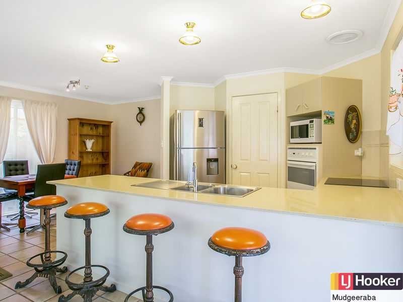 8 Glastonbury Drive, Mudgeeraba QLD 4213