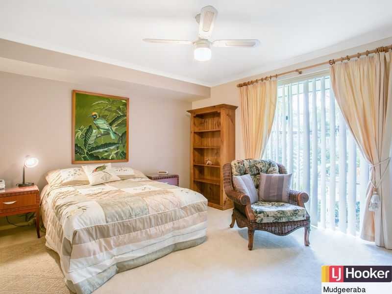 8 Glastonbury Drive, Mudgeeraba QLD 4213