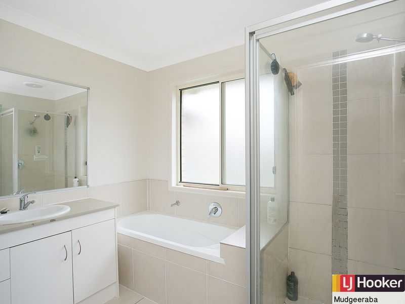 5 Lorrae Place, Ormeau QLD 4208