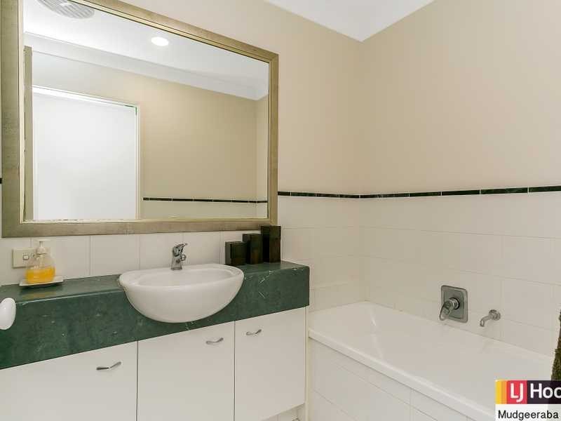 20 Elfin Street, Robina QLD 4226