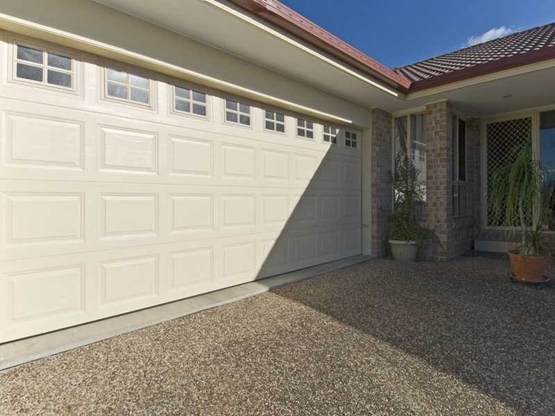 14 Buffalo Cr, Pacific Pines QLD 4211