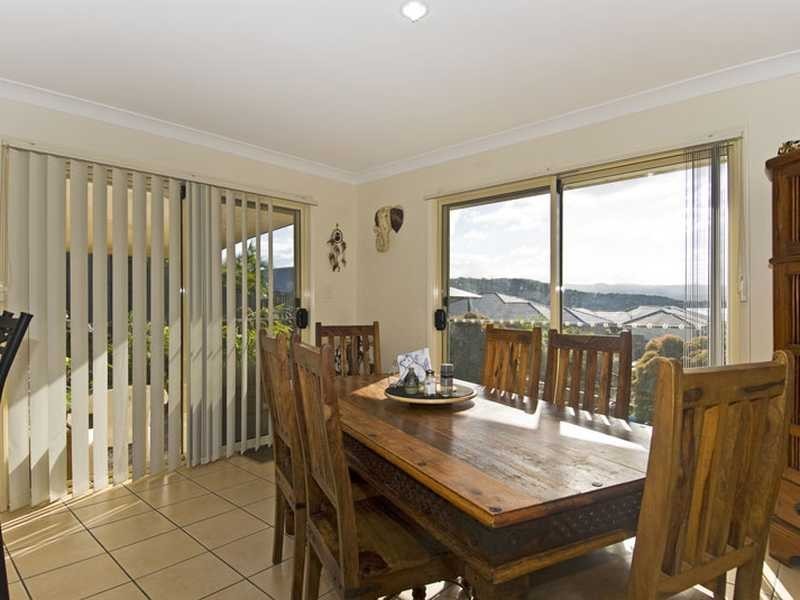 14 Buffalo Cr, Pacific Pines QLD 4211