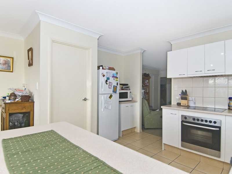 14 Buffalo Cr, Pacific Pines QLD 4211