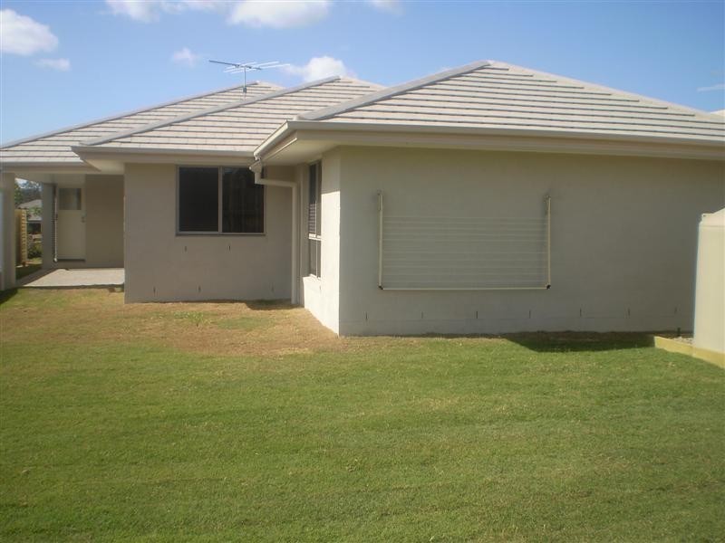 16 Wyndham Circuit, Holmview QLD 4207