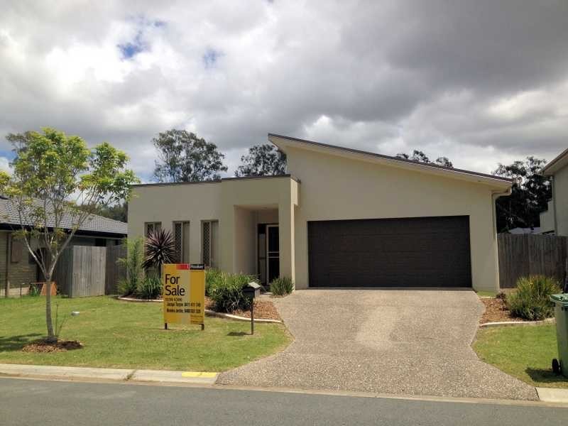 3 Laura Place, Varsity Lakes QLD 4227