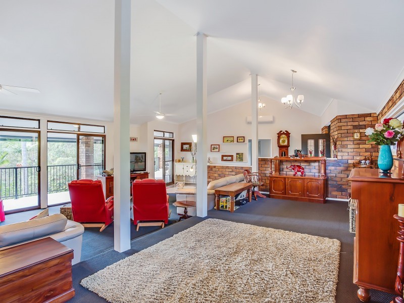 30 Tarrant Drive, Mudgeeraba QLD 4213