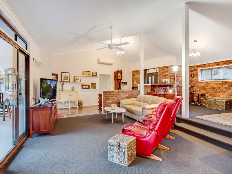 30 Tarrant Drive, Mudgeeraba QLD 4213