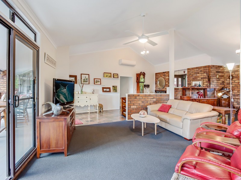 30 Tarrant Drive, Mudgeeraba QLD 4213