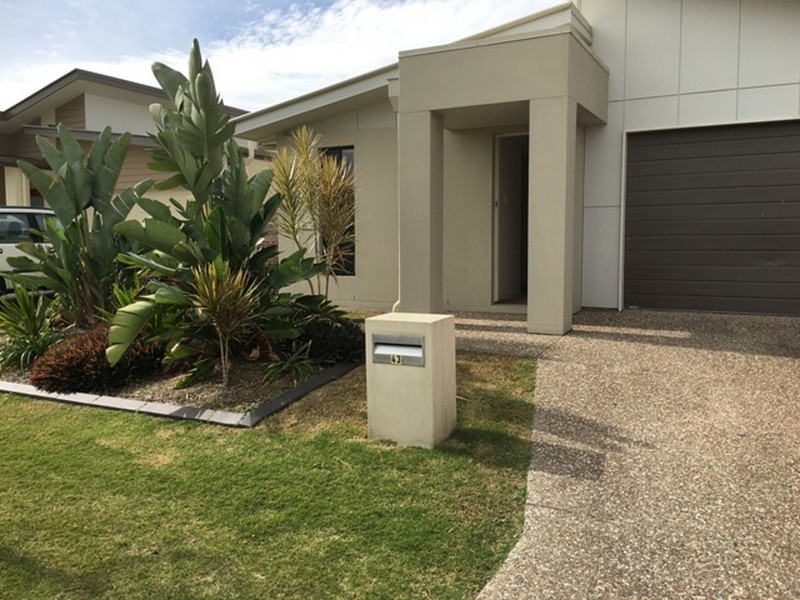 43 Azure Way, Hope Island QLD 4212