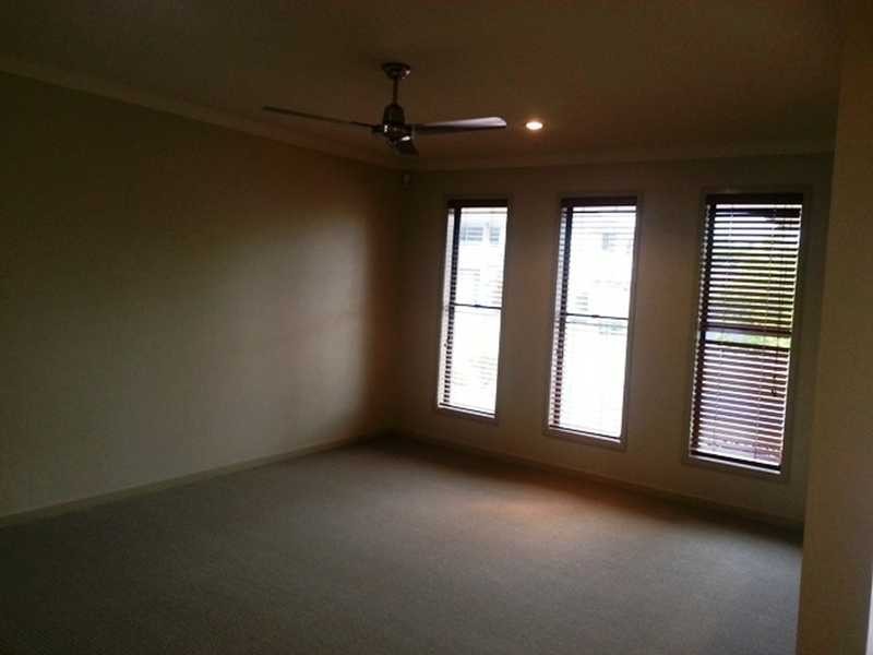 9 Stringybark Drive, Molendinar QLD 4214