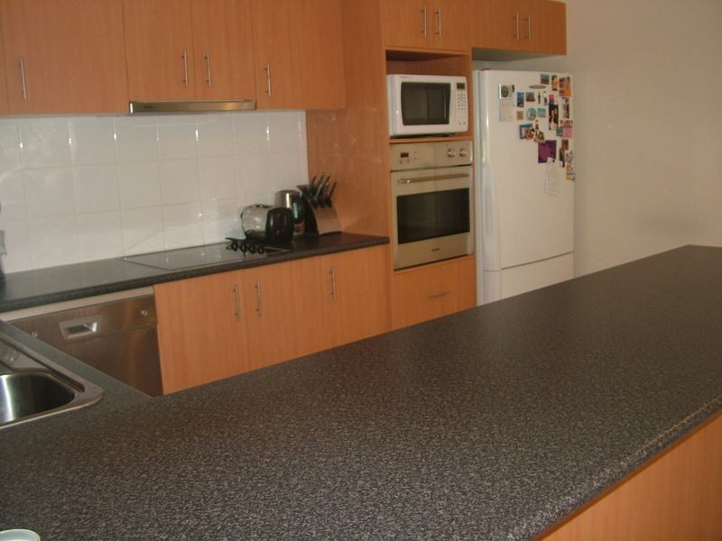 2/21 Robert Street, Mudgeeraba QLD 4213