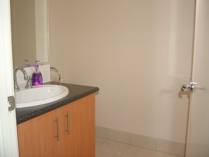 2/21 Robert Street, Mudgeeraba QLD 4213