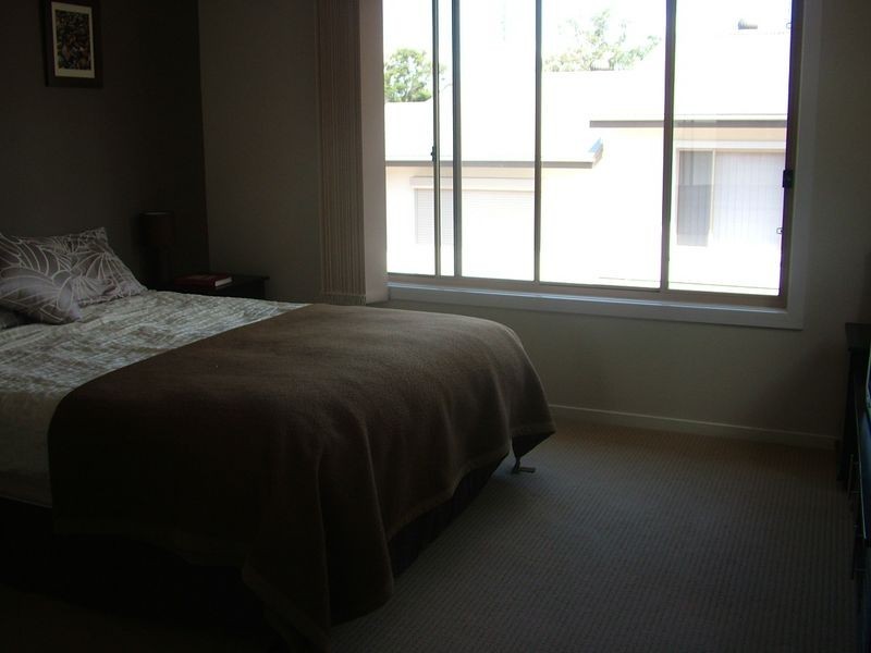 2/21 Robert Street, Mudgeeraba QLD 4213