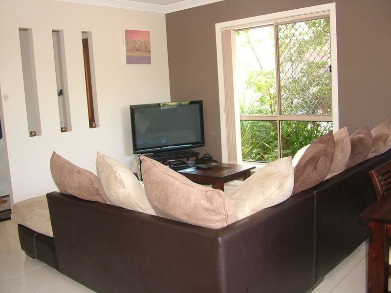 2/21 Robert Street, Mudgeeraba QLD 4213