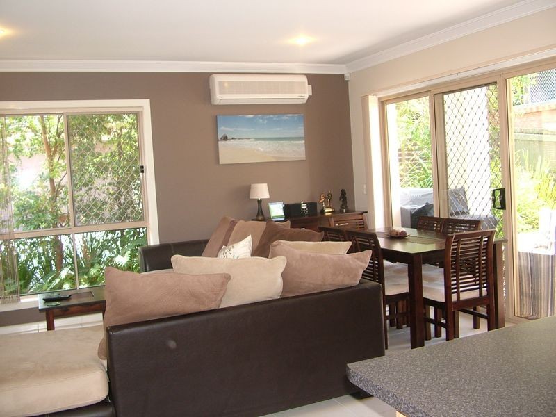 2/21 Robert Street, Mudgeeraba QLD 4213