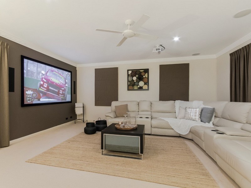 75 Lydford Close, Bonogin QLD 4213