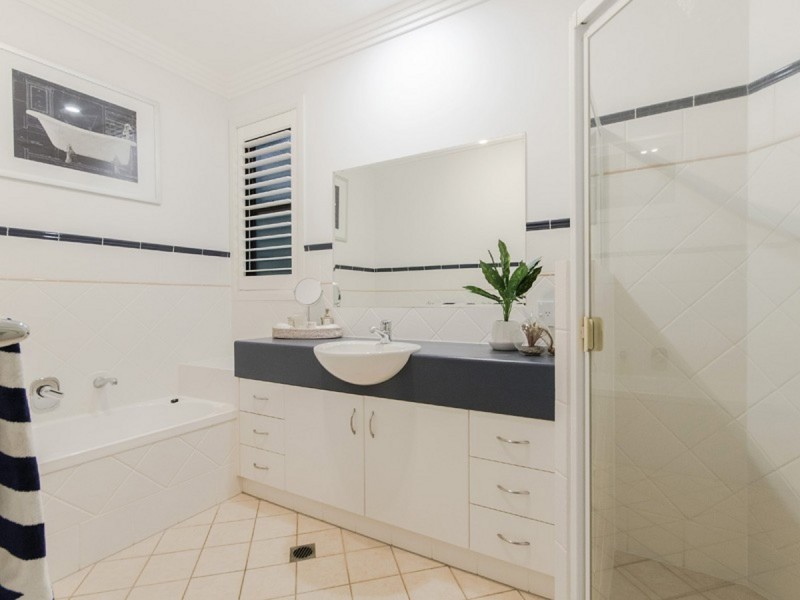 75 Lydford Close, Bonogin QLD 4213