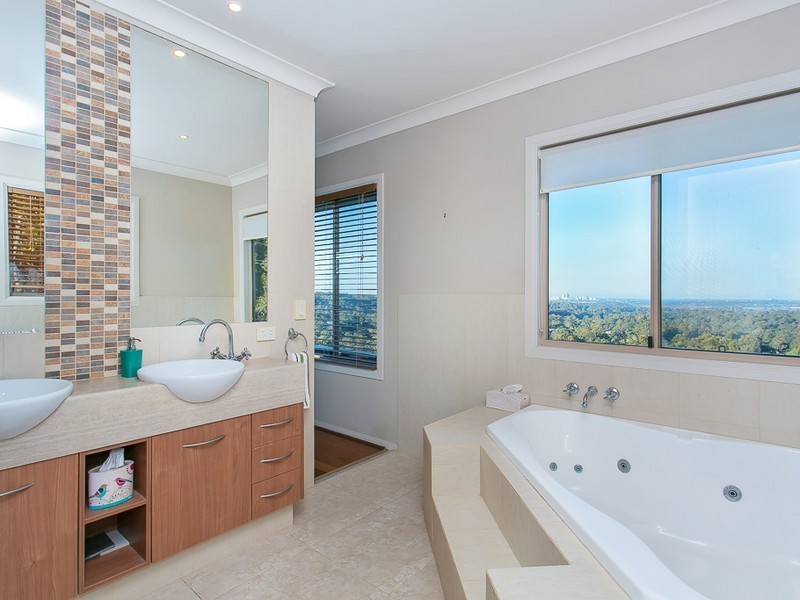 32 Utopia Court, Tallai QLD 4213