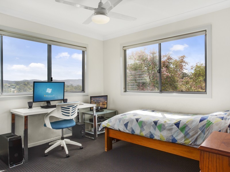 12 Finnagin Drive, Bonogin QLD 4213