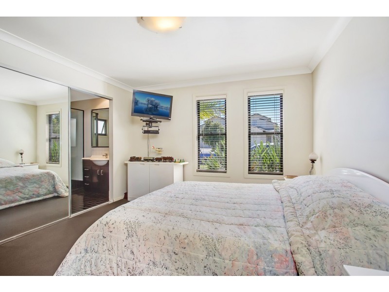 13B Heights Drive, Robina QLD 4226