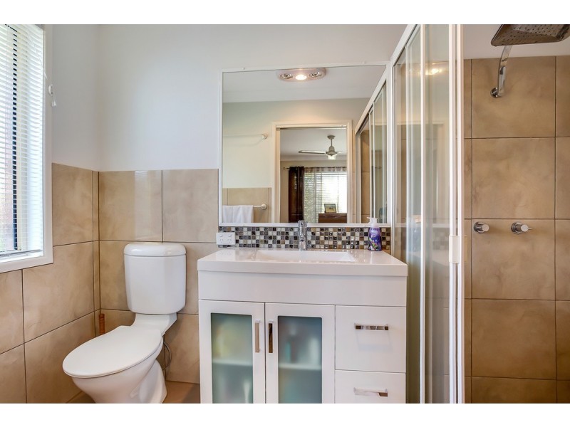 17 Queen Charlotte Court, Mudgeeraba QLD 4213