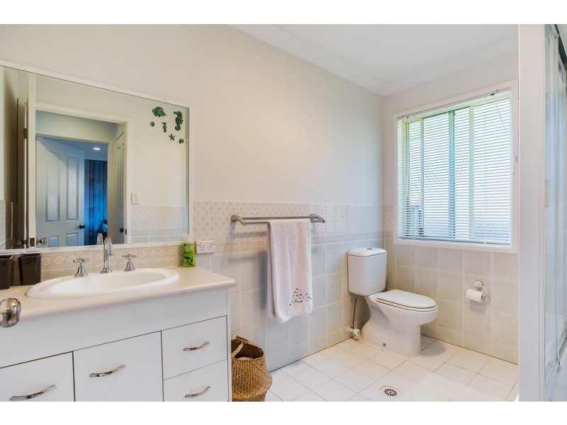17 Queen Charlotte Court, Mudgeeraba QLD 4213
